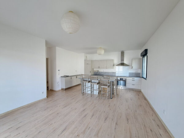 Appartement 3 pièces dans résidence de standing avec balcon-