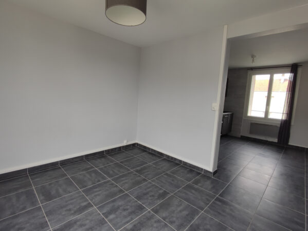 Appartement 3 pièces dernier étage &#8211; ST ANDRE LES VERGERS
