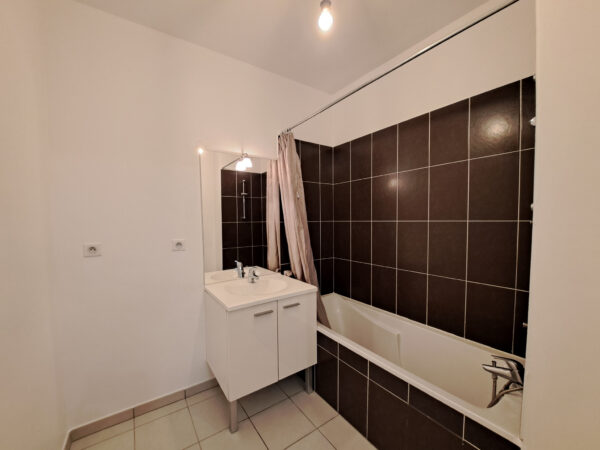 Appartement 3 pièces dans résidence de standing avec balcon-