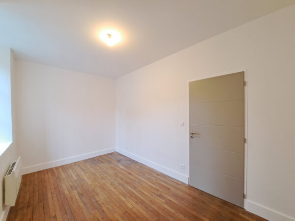 Appartement 3 pièces avec parking + cave &#8211; TROYES proche CEN