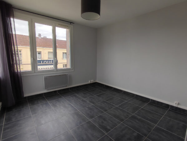 Appartement 3 pièces dernier étage &#8211; ST ANDRE LES VERGERS