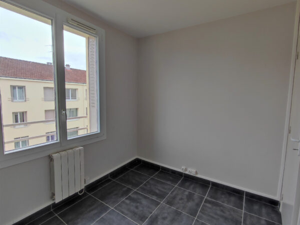 Appartement 3 pièces dernier étage &#8211; ST ANDRE LES VERGERS