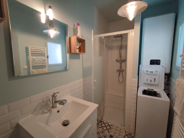 Appartement T2 meublé donnant sur cour &#8211; TROYES CENTRE