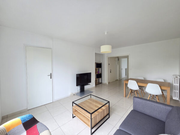 Appartement T3 meublée avec parking chauffage inclus &#8211; TROYE