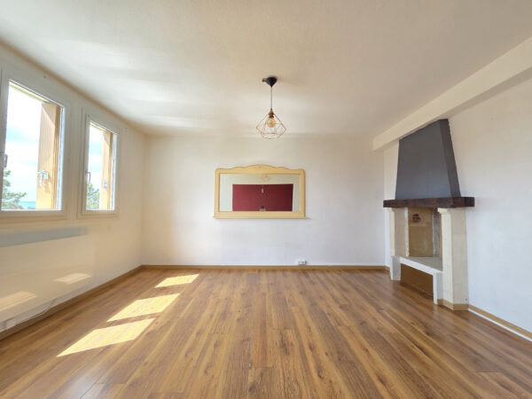 Appartement 3 pièces dans résidence calme &#8211; TROYES secteur H