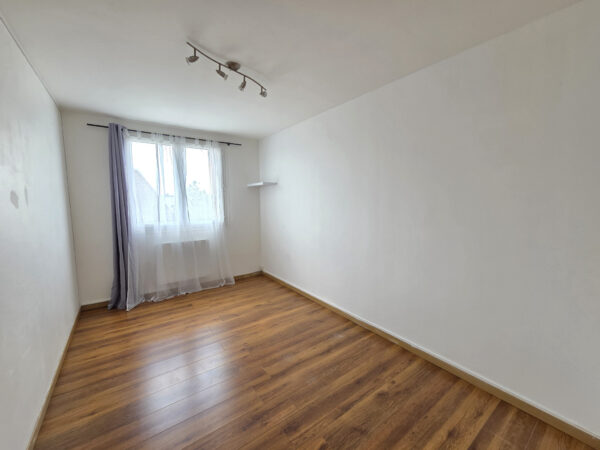Appartement 3 pièces dans résidence calme &#8211; TROYES secteur H