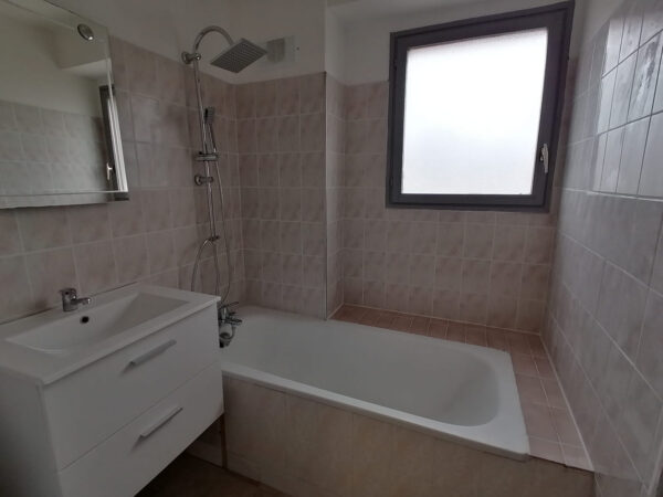Appartement duplex 3 pièces meublé avec Parking  &#8211; TROYES pr