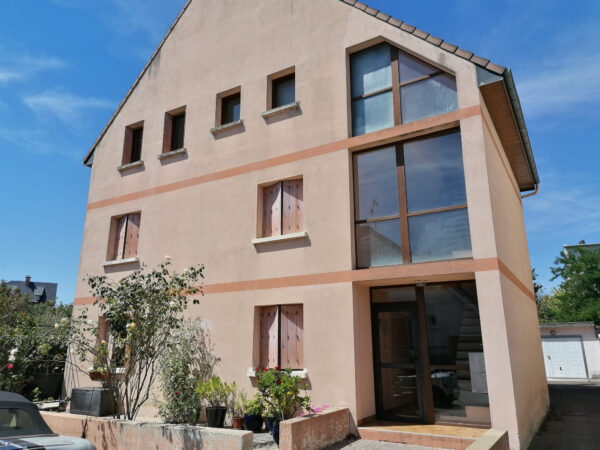 Appartement duplex 3 pièces meublé avec Parking  &#8211; TROYES pr