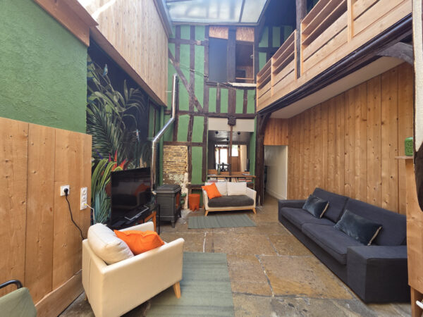 Maison meublée 8 pièces &#8211; 4 Chambres avec terrasse &#8211; TROYES