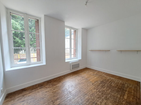 Appartement 6 pièces avec parking &#8211; TROYES proche CENTRE VIL