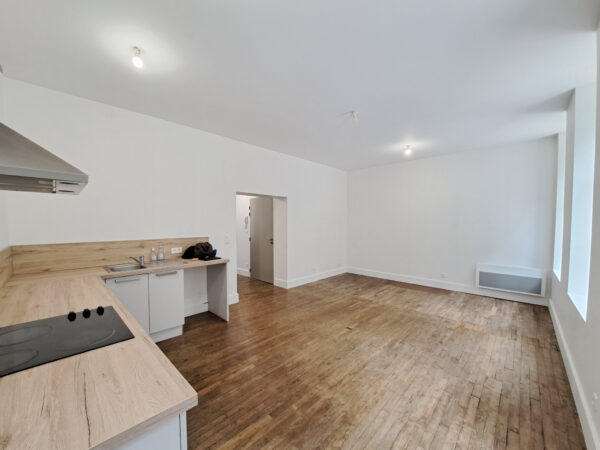 Appartement 6 pièces avec parking &#8211; TROYES proche CENTRE VIL