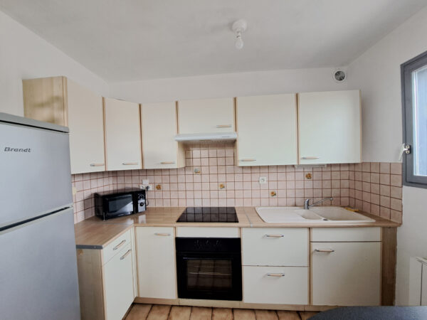 Appartement duplex 3 pièces meublé avec Parking  &#8211; TROYES pr