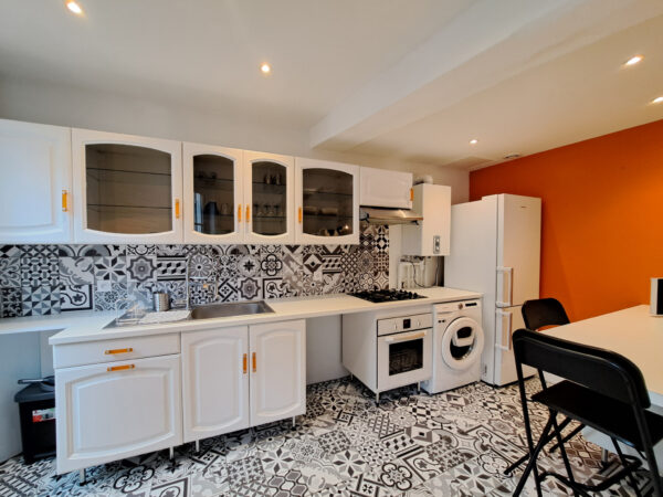 Grand Appartement 2 pièces meublé et bien isolé &#8211; TROYES CEN