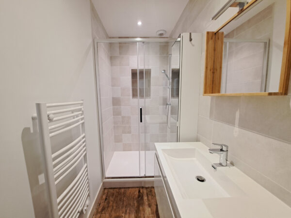 Appartement 6 pièces avec parking &#8211; TROYES proche CENTRE VIL