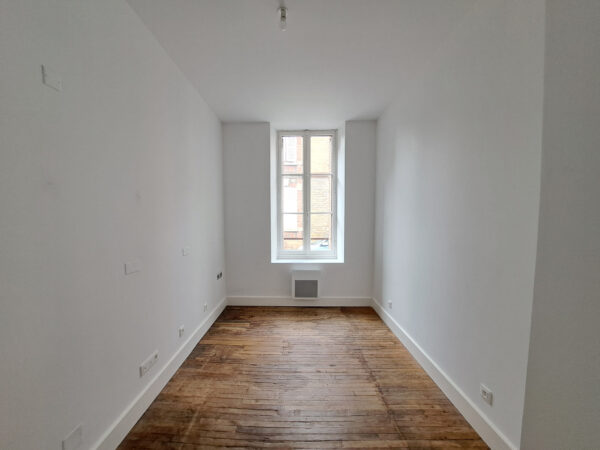 Appartement 6 pièces avec parking &#8211; TROYES proche CENTRE VIL