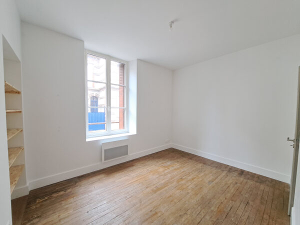 Appartement 6 pièces avec parking &#8211; TROYES proche CENTRE VIL