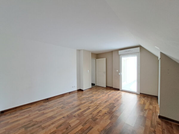 Appartement duplex 5 pièces &#8211; TROYES secteur ECREVOLLES