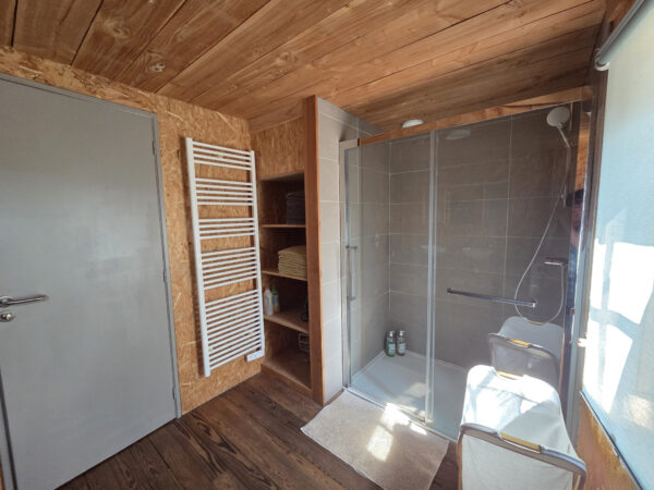 Maison meublée 8 pièces &#8211; 4 Chambres avec terrasse &#8211; TROYES