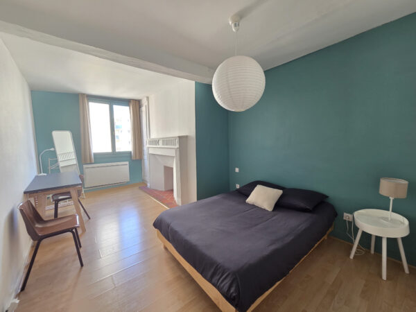 Maison meublée 8 pièces &#8211; 4 Chambres avec terrasse &#8211; TROYES