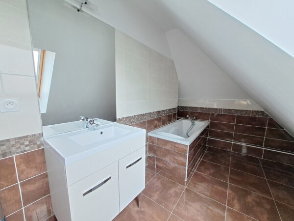 Appartement duplex 5 pièces &#8211; TROYES secteur ECREVOLLES