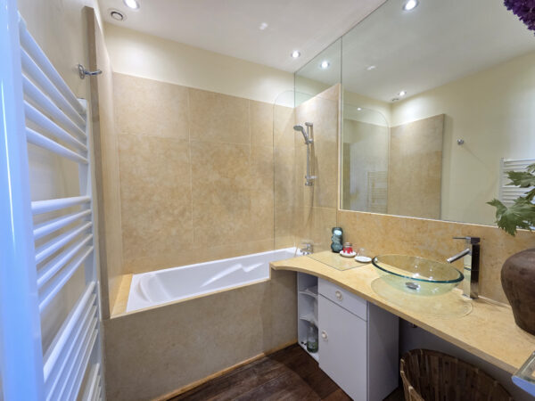 Appartement 2 pièces meublé dans maison &#8211; TROYES proche FAC