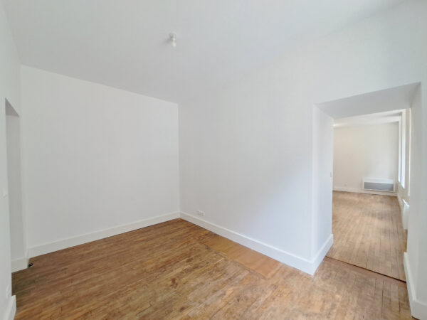 Appartement 6 pièces avec parking &#8211; TROYES proche CENTRE VIL