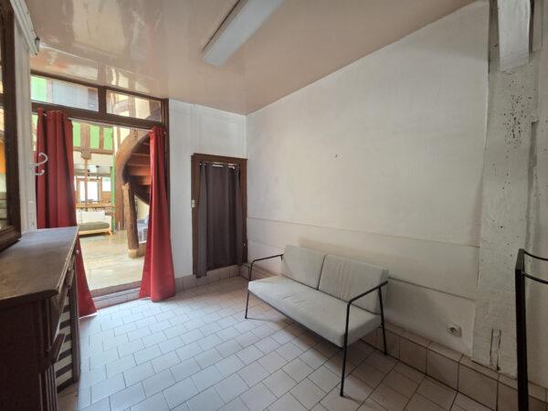 Maison meublée 8 pièces &#8211; 4 Chambres avec terrasse &#8211; TROYES