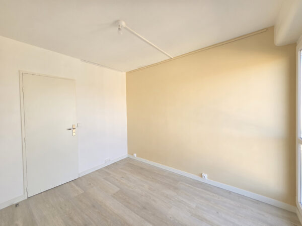 Appartement T3 refait à neuf avec garage &#8211; chauffage inclus