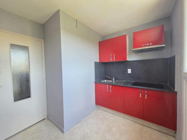 Appartement 2 pièces avec parking dans parc privé &#8211; TROYES s