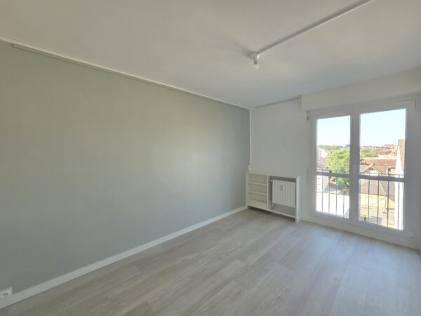 Appartement T3 refait à neuf avec garage &#8211; chauffage inclus