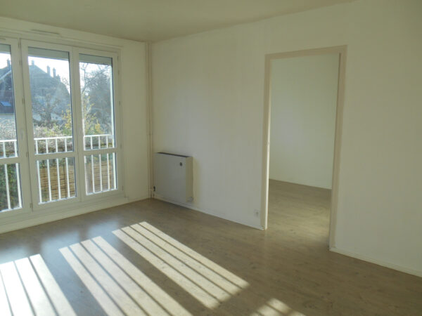 Appartement 2 pièces avec parking &#8211; chauffage inclus &#8211; TROYE