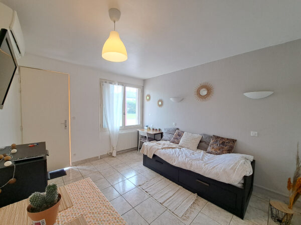 Studio meublée tout inclus &#8211; SAINTE SAVINE