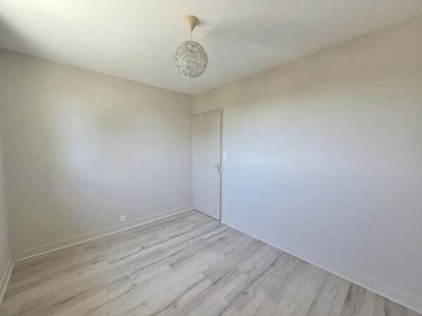 Appartement 2 pièces avec parking dans parc privé &#8211; TROYES s