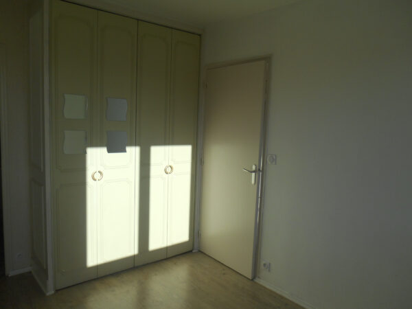 Appartement 2 pièces avec parking &#8211; chauffage inclus &#8211; TROYE