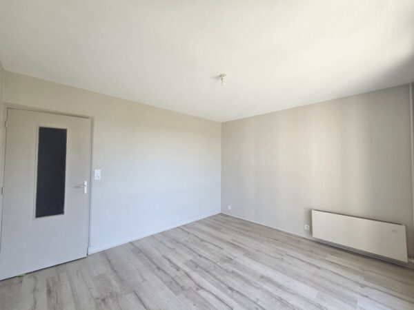 Appartement 2 pièces avec parking dans parc privé &#8211; TROYES s