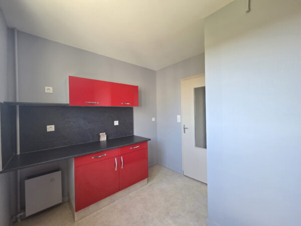 Appartement 2 pièces avec parking dans parc privé &#8211; TROYES s