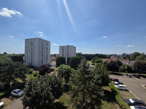Appartement 2 pièces avec parking dans parc privé &#8211; TROYES s