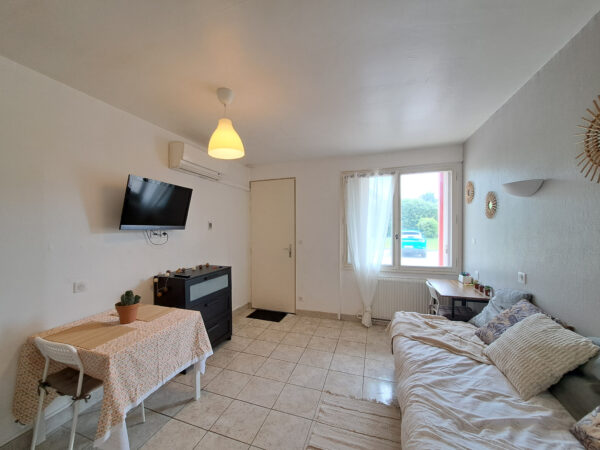Studio meublée tout inclus &#8211; SAINTE SAVINE