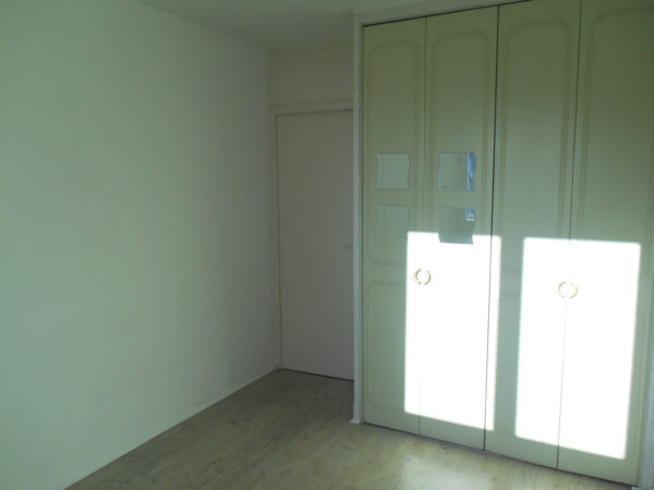 Appartement 2 pièces avec parking &#8211; chauffage inclus &#8211; TROYE