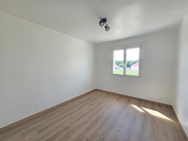 Maison T5 NEUVE avec jardin + garage &#8211; VILLECHETIF