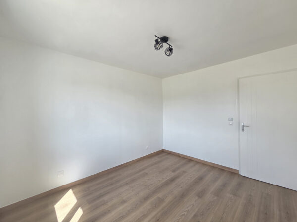 Maison T5 NEUVE avec jardin + garage &#8211; VILLECHETIF