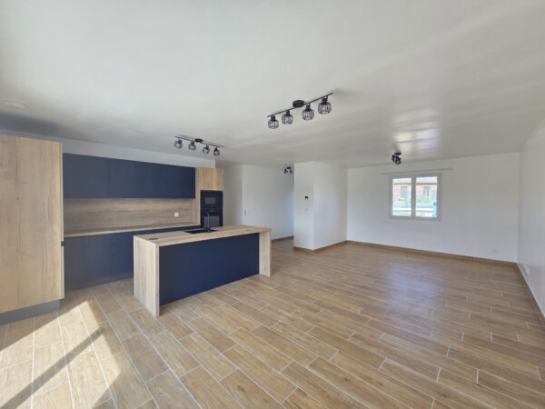 Maison T5 NEUVE avec jardin + garage &#8211; VILLECHETIF