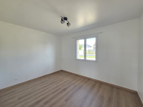 Maison T5 NEUVE avec jardin + garage &#8211; VILLECHETIF