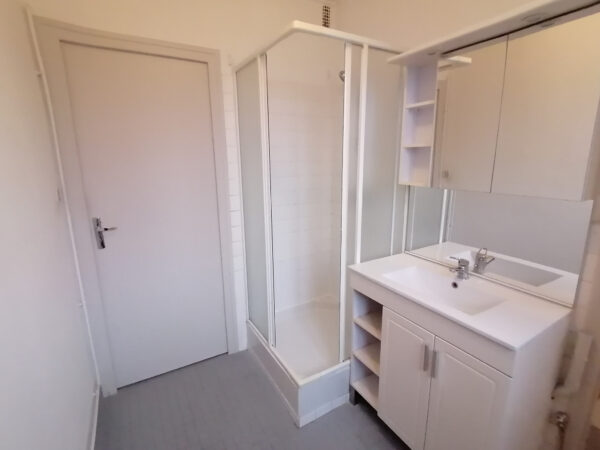 Appartement 3 pièces avec balcon &#8211; LA CHAPELLE ST LUC