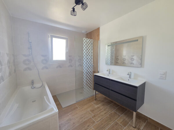 Maison T5 NEUVE avec jardin + garage &#8211; VILLECHETIF