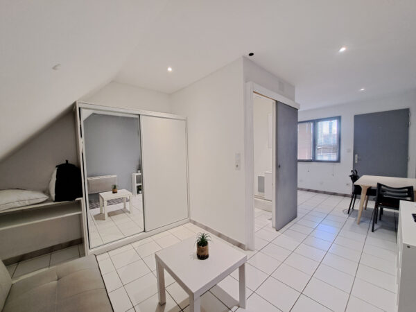 Appartement Studio meublé tout compris : chauffage + électri