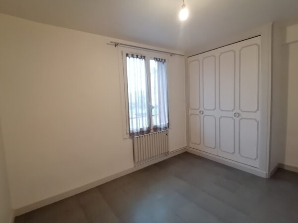 Appartement 3 pièces avec balcon &#8211; LA CHAPELLE ST LUC