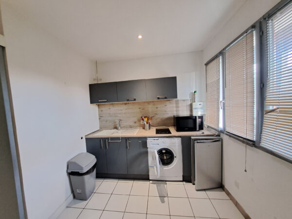 Appartement Studio meublé tout compris : chauffage + électri