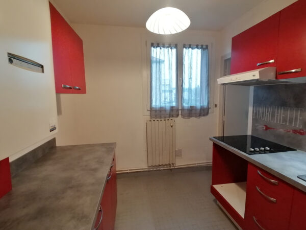 Appartement 3 pièces avec balcon &#8211; LA CHAPELLE ST LUC
