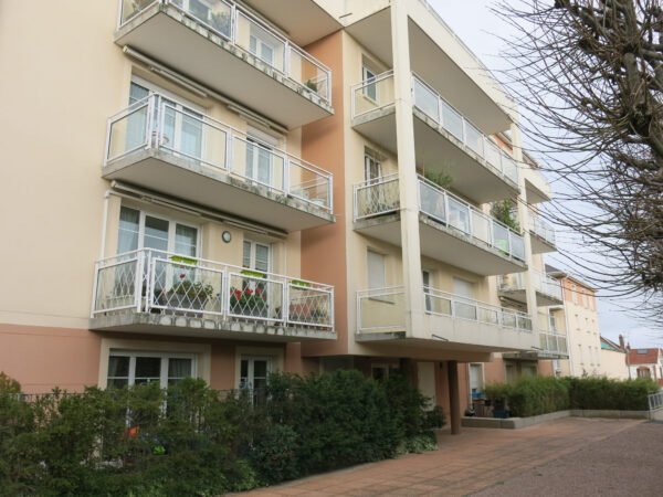Appartement 3 pièces avec garage et parking privés &#8211; TROYES